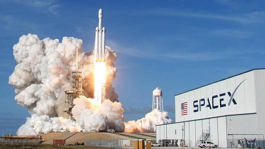 【犀牛资讯】（双语版）SpaceX启动”星链“计划；春节11省旅游收入超百亿