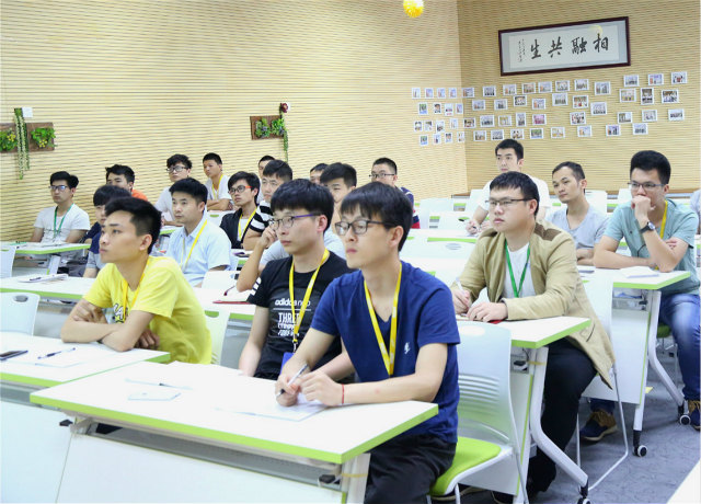 不断精进，强化技术核心竞争优势|犀牛云解决方案事业部4月新框架培训