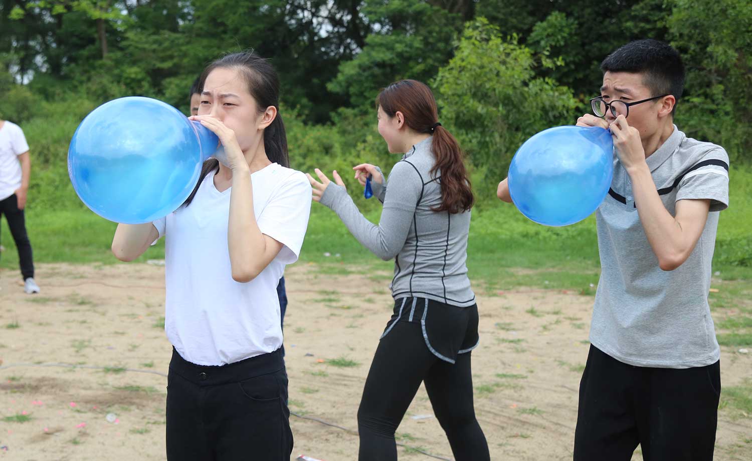 五月奋斗季，新零售聚力团建，挥动青春