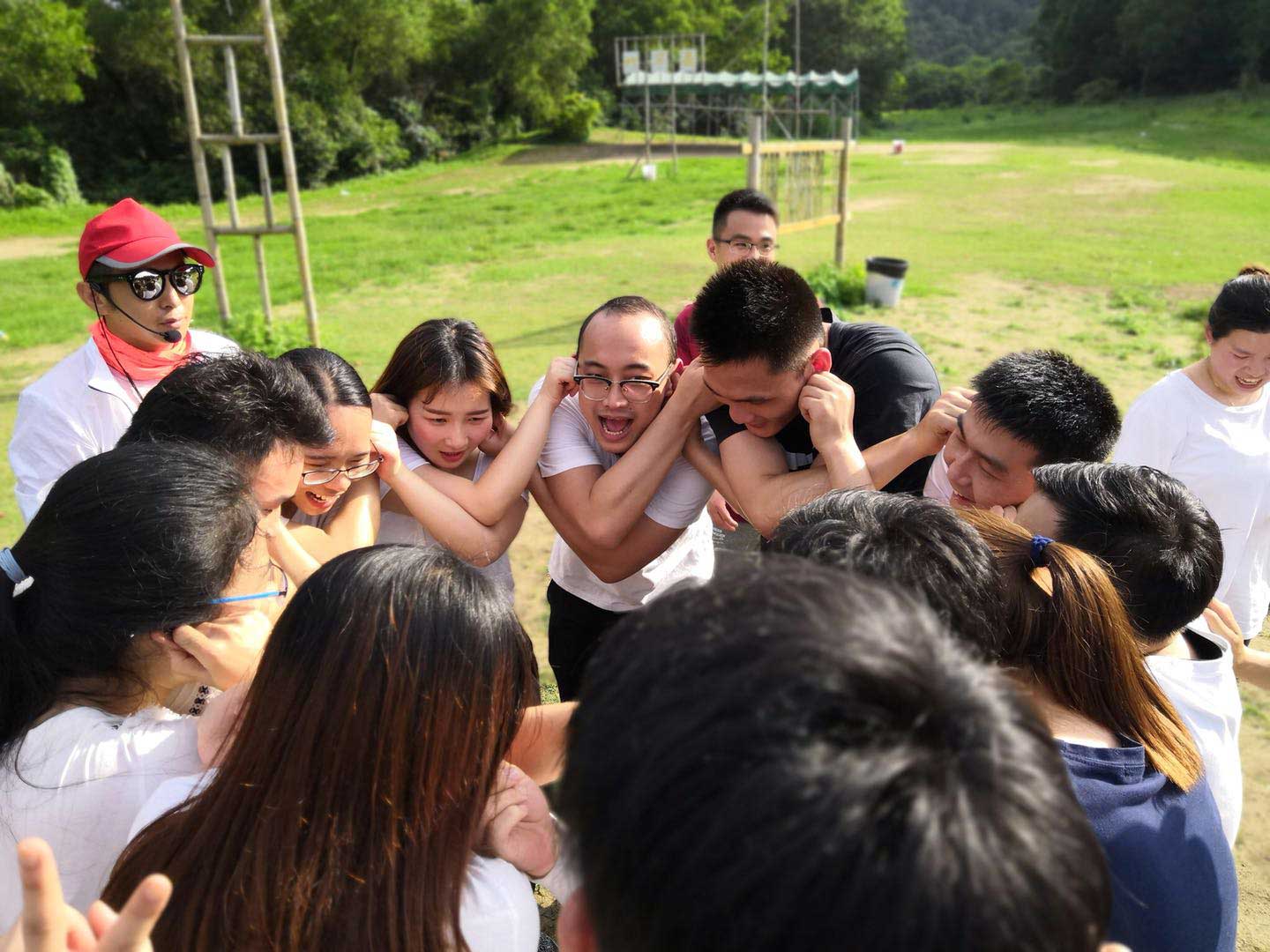 五月奋斗季，新零售聚力团建，挥动青春