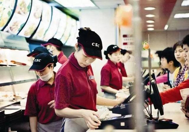 沈南鹏都劝不住的女人：狂开1000家直营店，造就中式快餐第一品牌